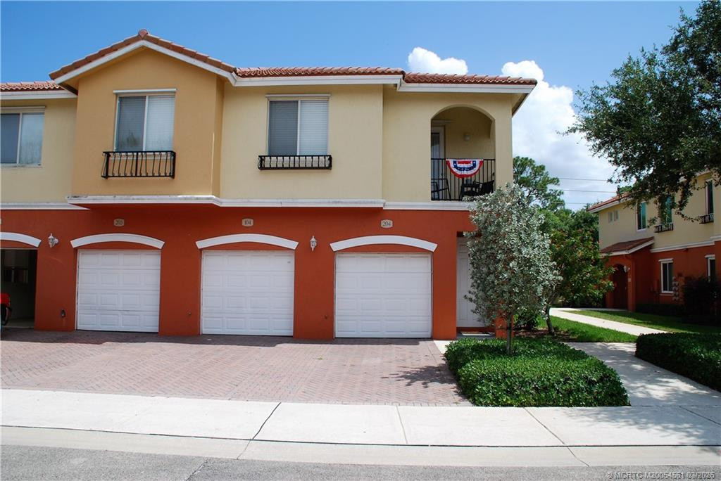 51 SE Sedona Circle 104, Stuart – Townhouse for sale