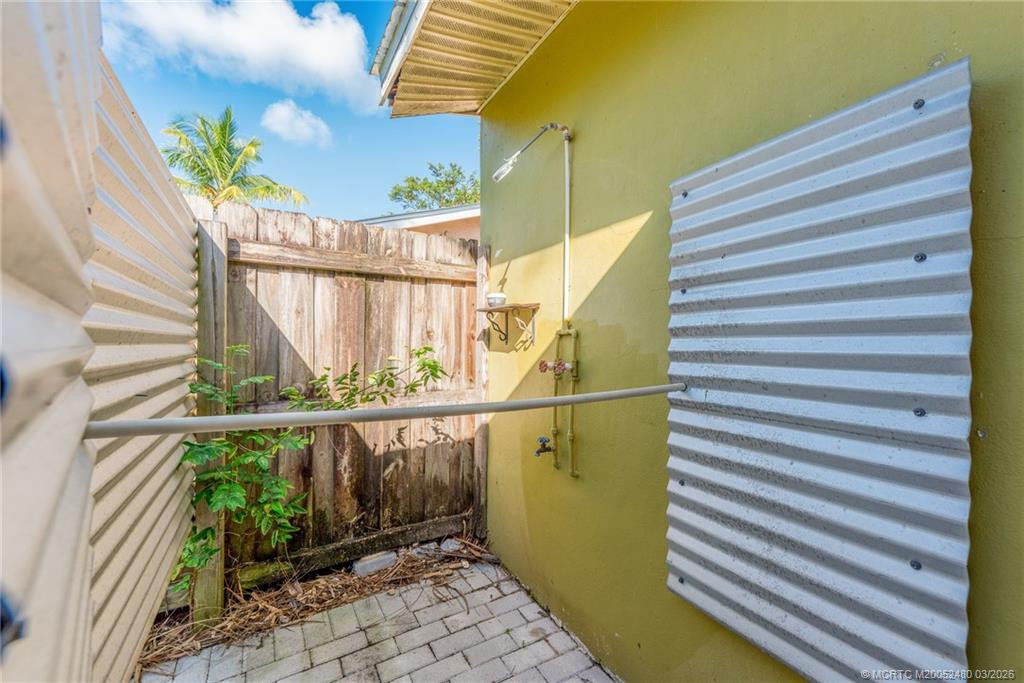 Outdoor Shower w/ Hot Water
