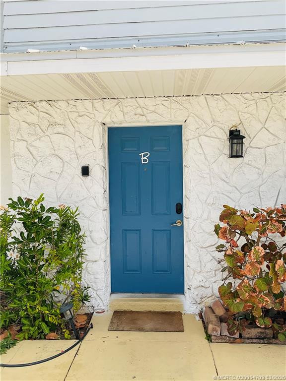 Photo 2 at 316 Hernando Street B, Fort Pierce