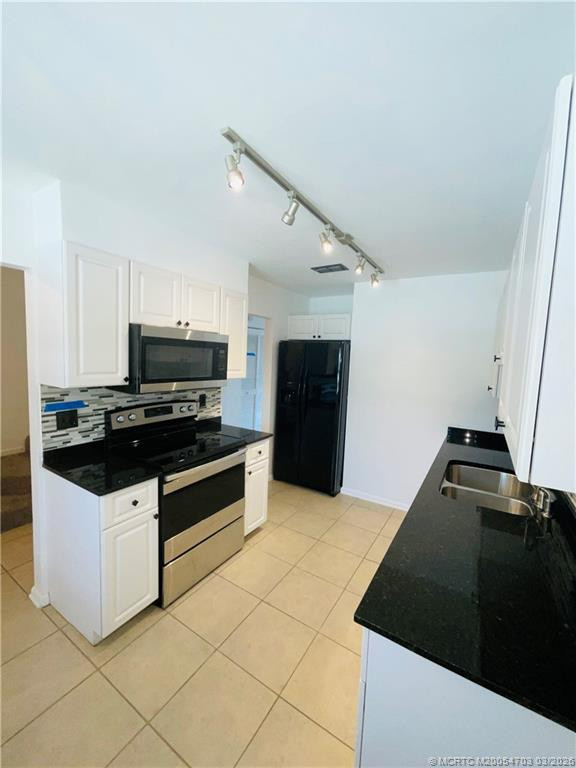 Photo 5 at 316 Hernando Street B, Fort Pierce