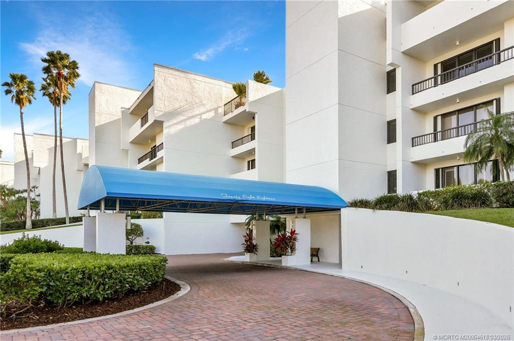 Covered entry at 2818 SE Dune Drive 2307, Stuart