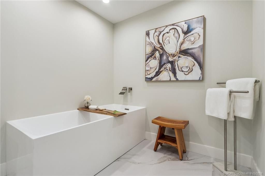 Relax in this stylish tub