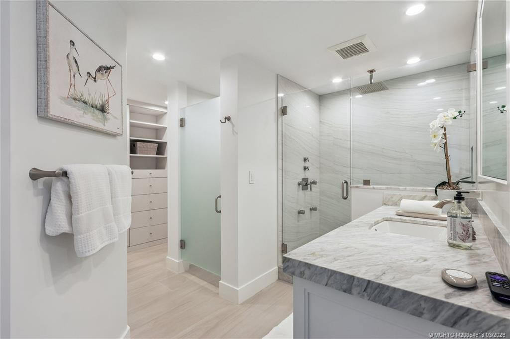 Ensuite guest bathroom