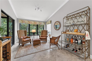 Seating Area off Kitchen.Could be used as in-kitchen dining.
