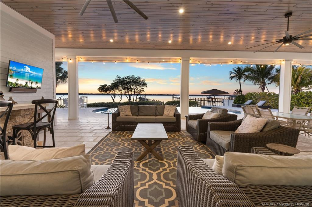 1912 NW Cove Circle, Stuart – sold