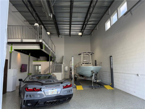 14' x 13' overhead doors and end unit with extra windows