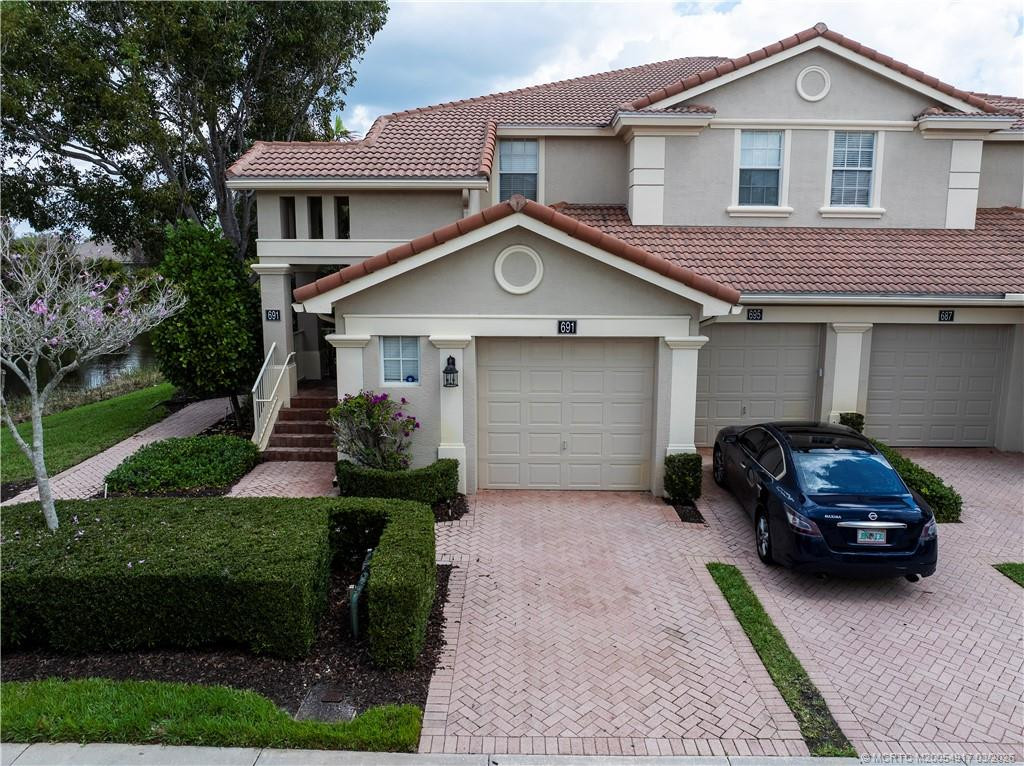 Photo 3 at 691 SW Glen Crest Way, Stuart