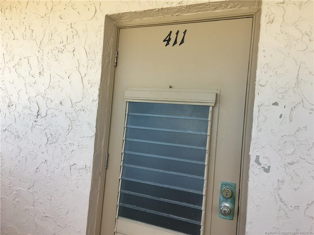 End Unit Entrance