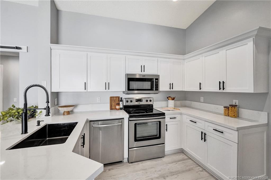 Photo 7 at 4365 Pine Ridge Court, Weston