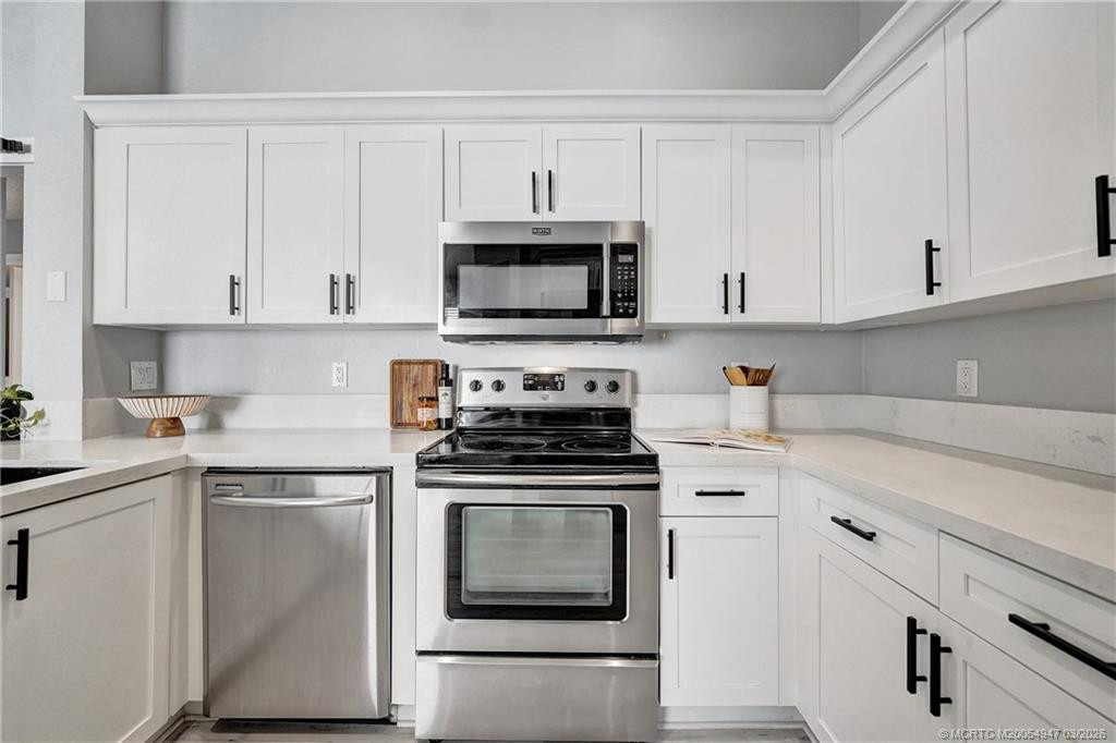 Photo 8 at 4365 Pine Ridge Court, Weston