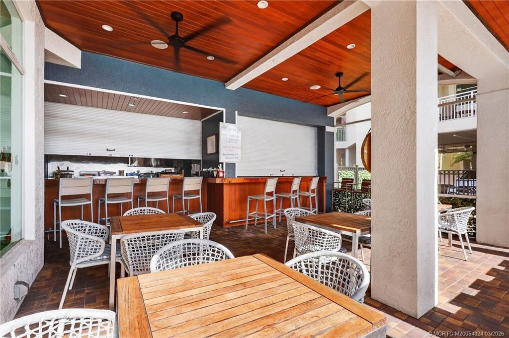 Poolside bar and grill