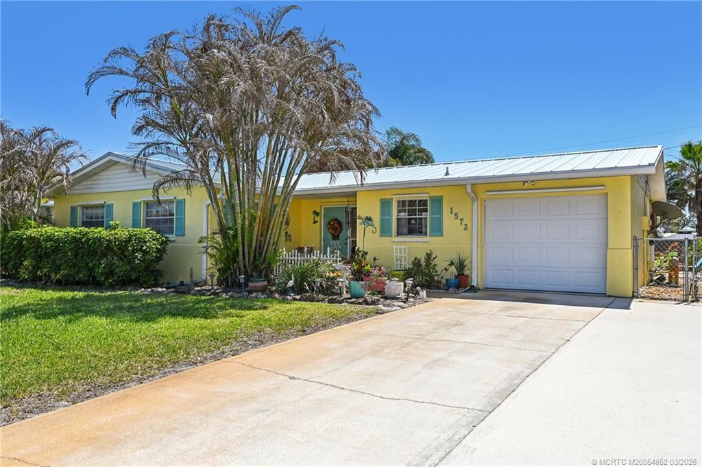 1572 NE 22nd Street, Jensen Beach – sold