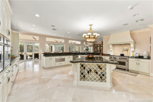 Kitchen with Two sinks and Dishwashers