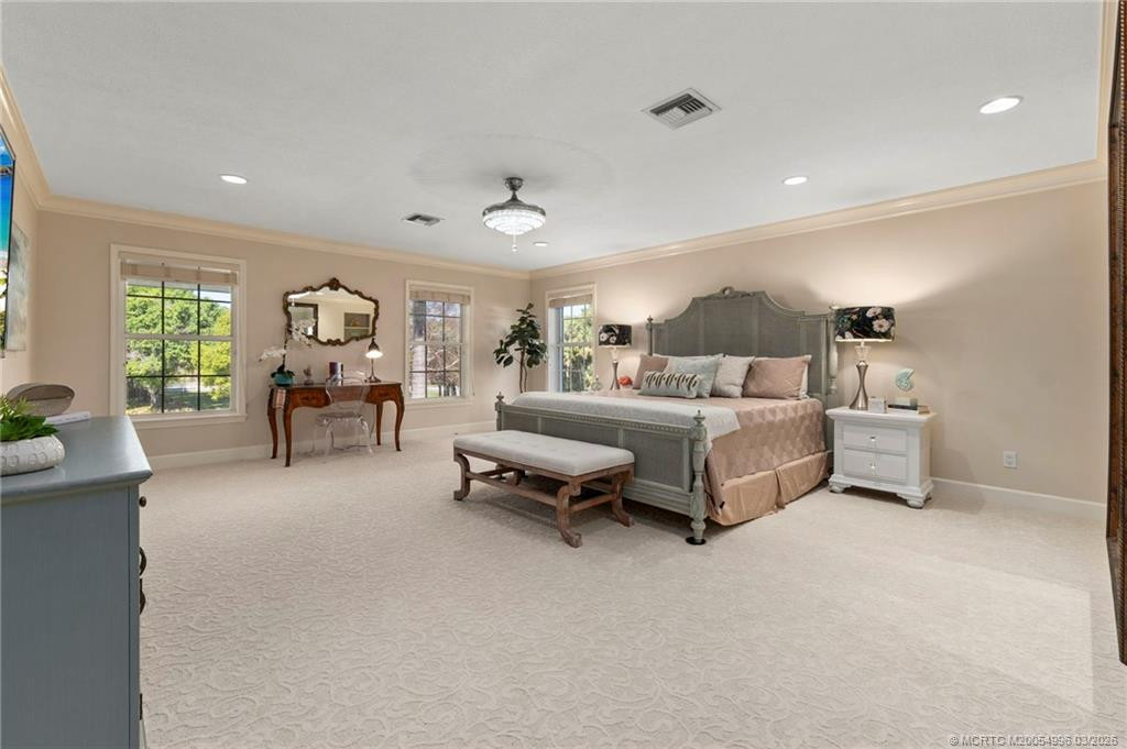 Large ensuite with walk in Closet