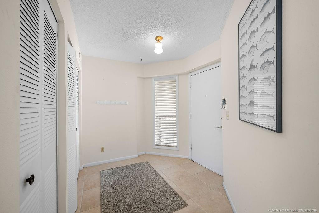 Foyer/entrance