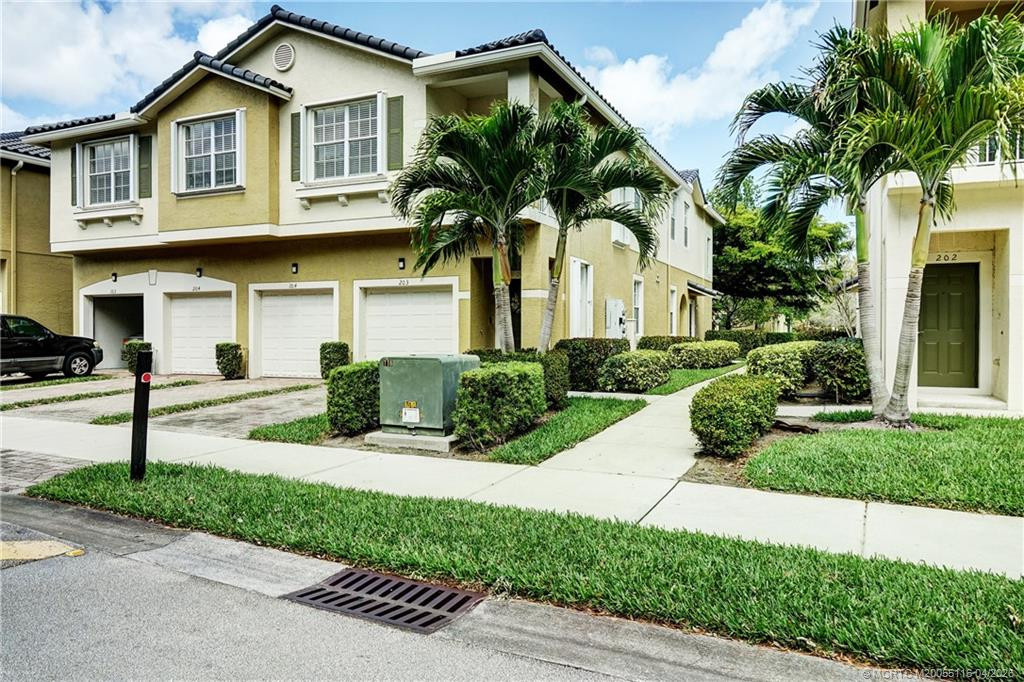 3041 SE Lexington Lakes Drive 104, Stuart – Condominium for sale