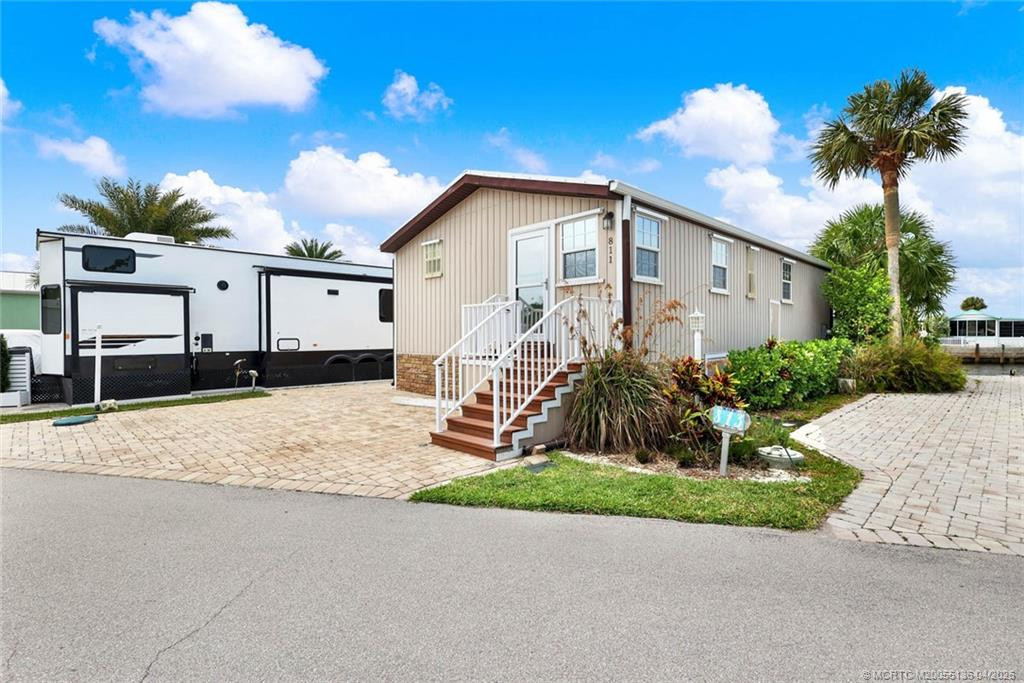 10701 S Ocean Drive 811, Jensen Beach – sold