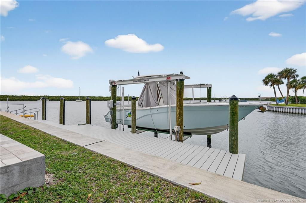 Photo 3 at 276 Bermuda Beach Drive, Hutchinson Island