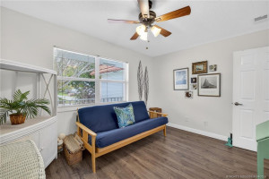 Second bedroom.