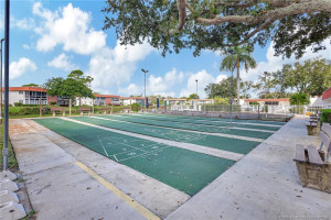 Stay active at Vista del Lago.