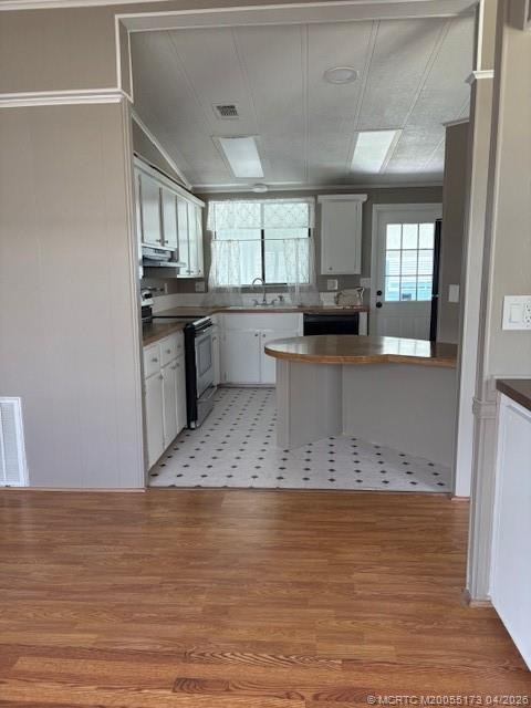 Photo 3 at 489 Swan Lane, Vero Beach
