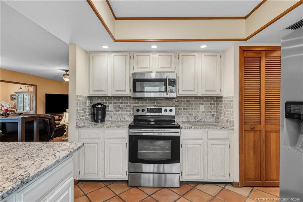 4332 Gator Trace Circle, Fort Pierce FL - photo 21 of 58