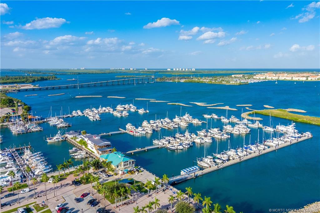 Marina minutes away in Downtown