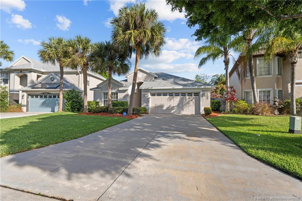 Photo 2 at 904 NW Waterlily Place, Jensen Beach