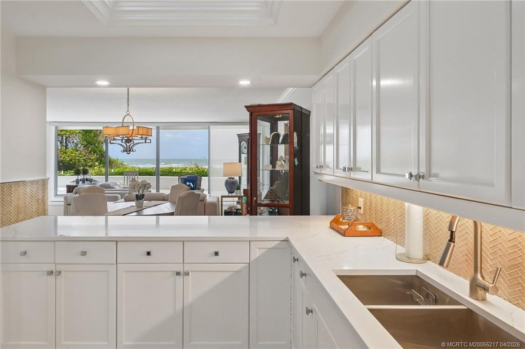 2001 SE Sailfish Point Boulevard 117 — photo 10