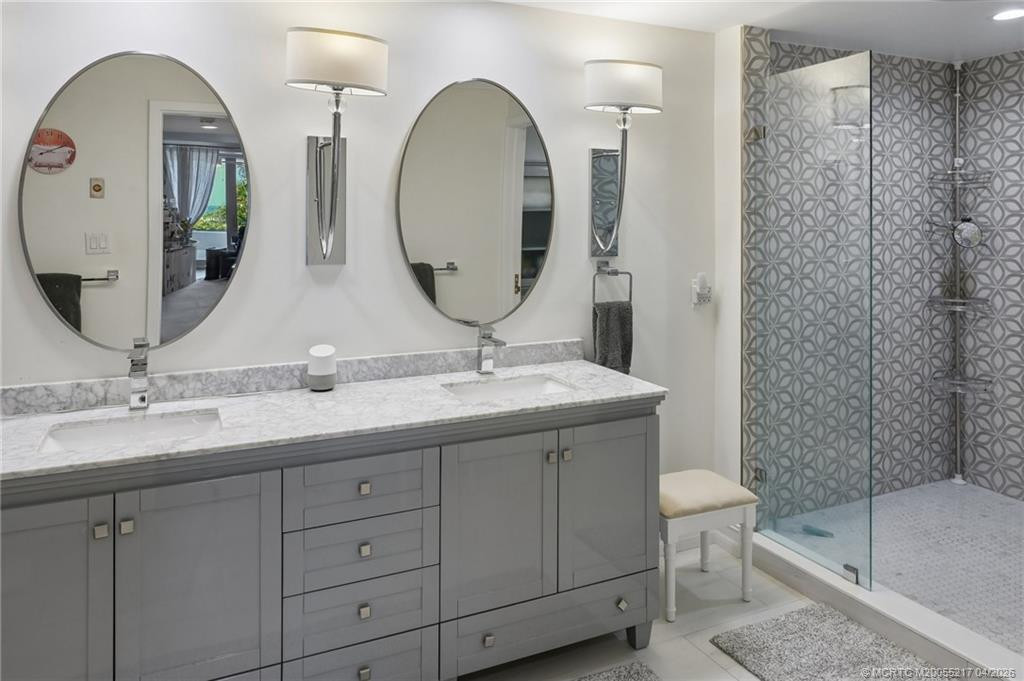 2001 SE Sailfish Point Boulevard 117 — photo 17