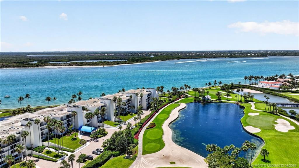 2800 building and the Jack Nicklaus 'Signature' golf course