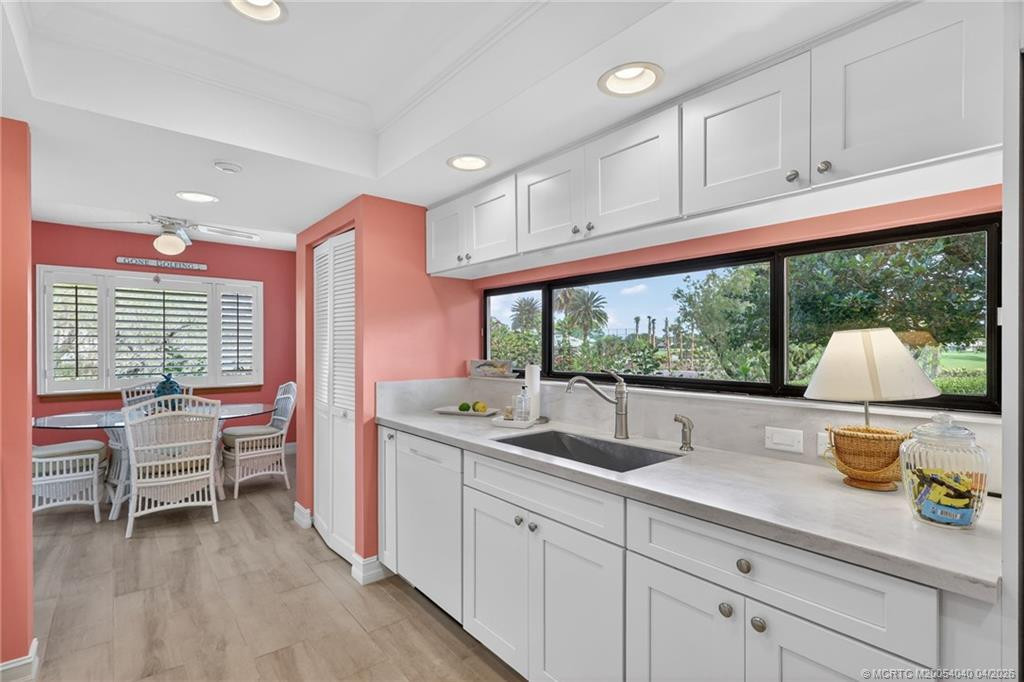 Eat In Kitchen