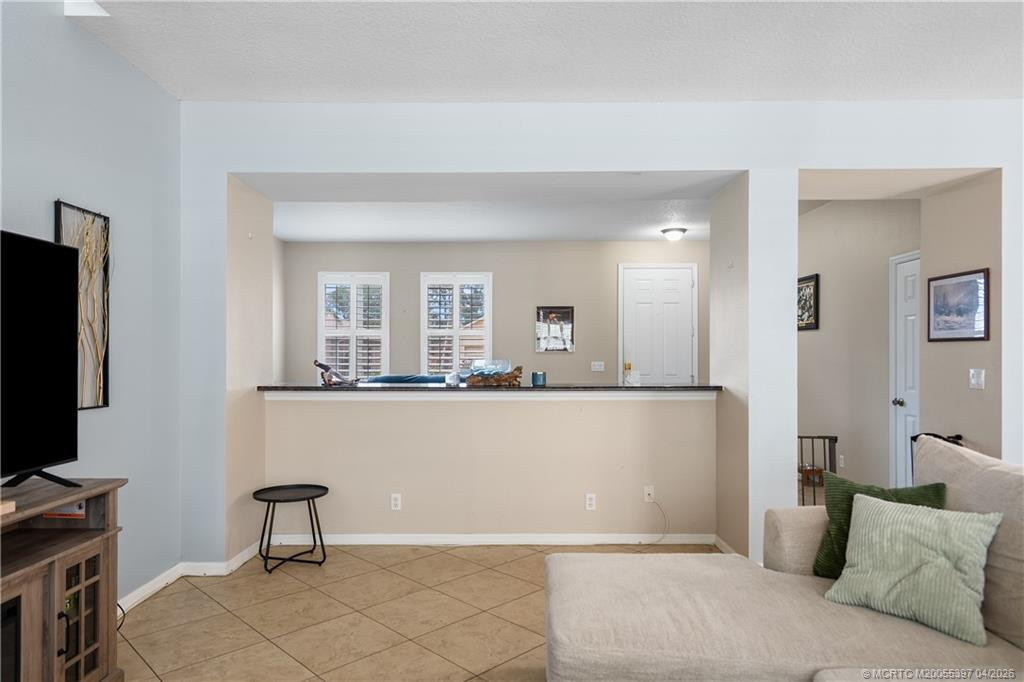 Living room (2)