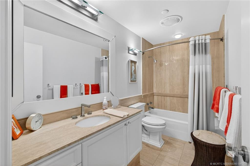 Bedroom 3 ensuite bath