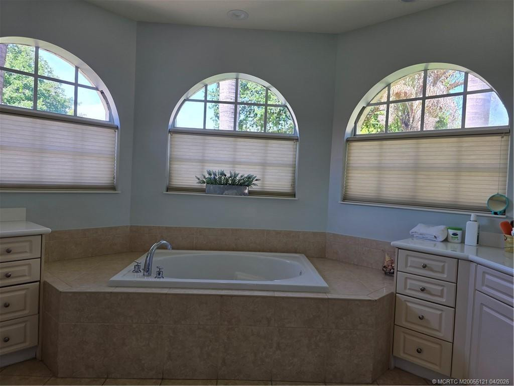 8824 SE Oak Grove Terrace, Hobe Sound FL - photo 17 of 59