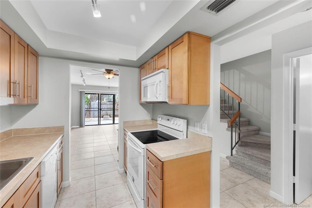 Photo 6 at 973 NW Spruce Ridge Drive 3, Stuart