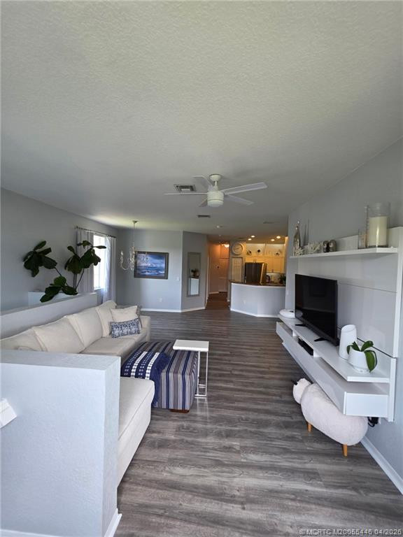 1560 SE Hampshire Way 204, Stuart, FL 34994 &mdash; photo 4