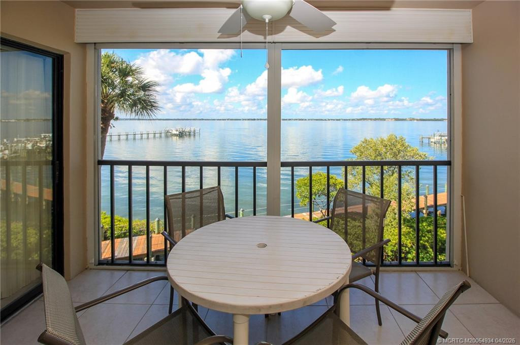 4680 NE Sandpebble Trace 303, Stuart – Condominium for sale