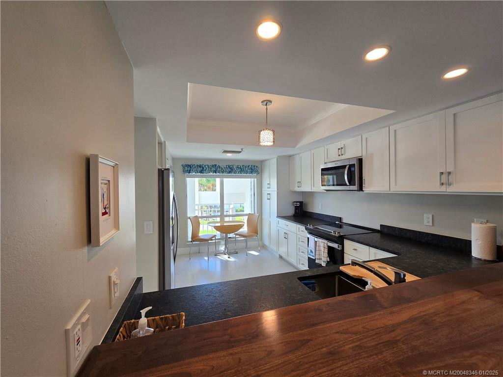 Photo 5 at 185 NE Edgewater Drive 5105, Stuart