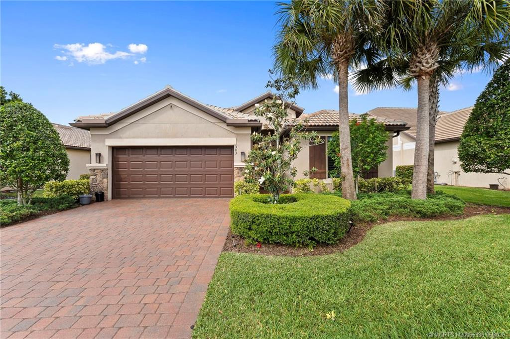 Photo 3 at 303 SE Courances Drive, Port St. Lucie