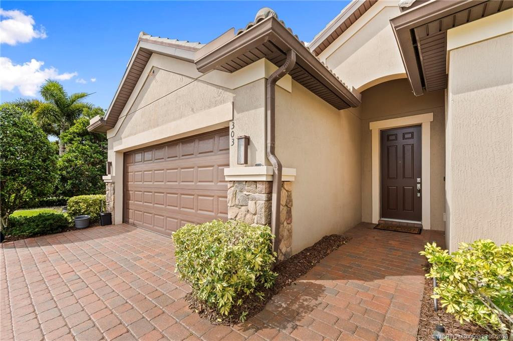 Photo 4 at 303 SE Courances Drive, Port St. Lucie