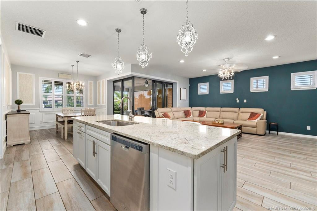 Photo 8 at 303 SE Courances Drive, Port St. Lucie