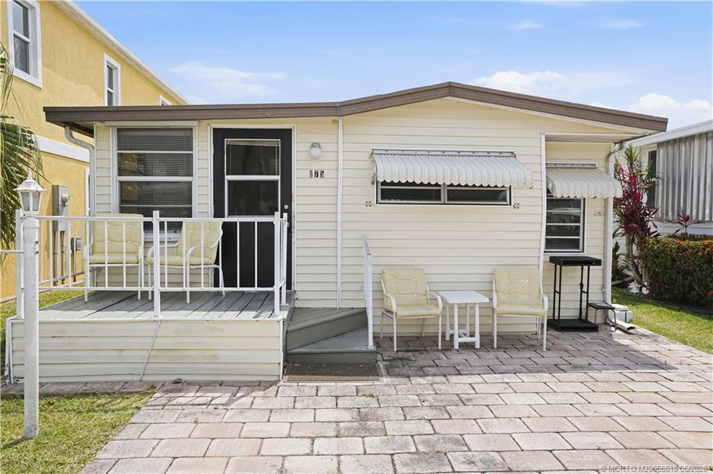 Photo 2 at 175 Nettles Boulevard, Jensen Beach