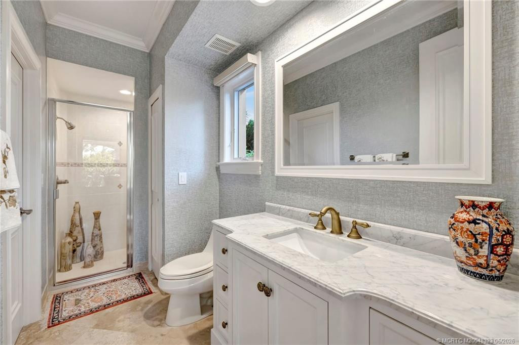Ensuite bath for office/5th bdroom