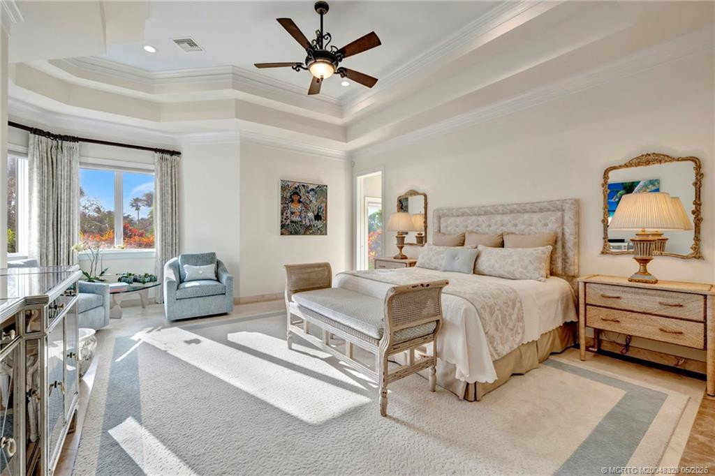 Spacious and gracious 1st floor primary bedroom