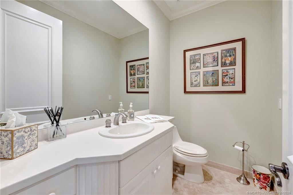 Powder room #2 near kitchen and laundry room