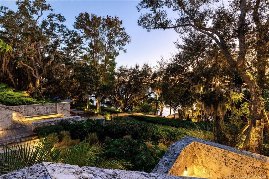 109 S River Road 8