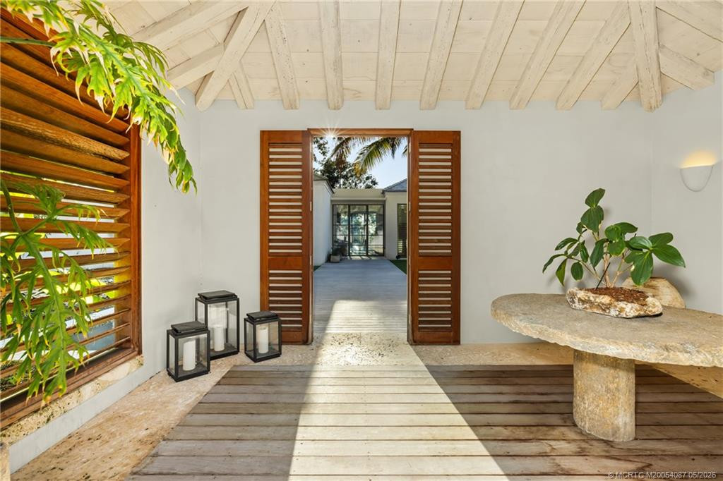 109 S River Road 10