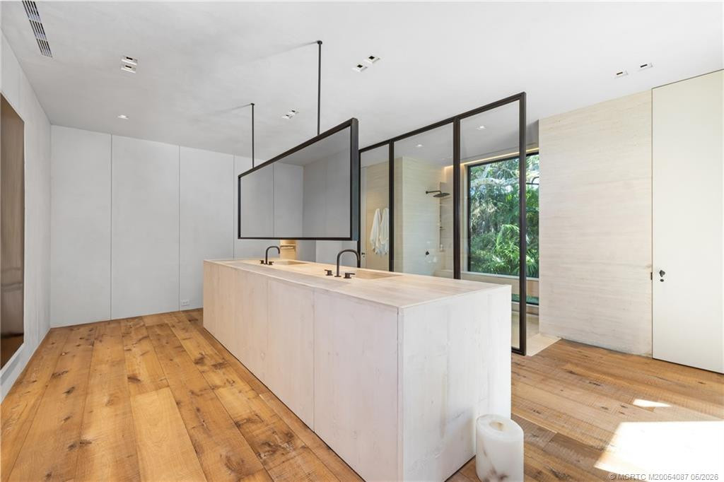 109 S River Road 40