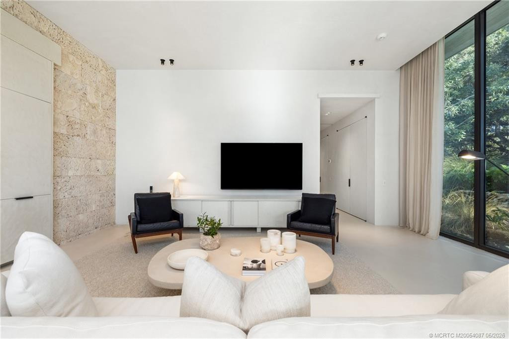 109 S River Road 71
